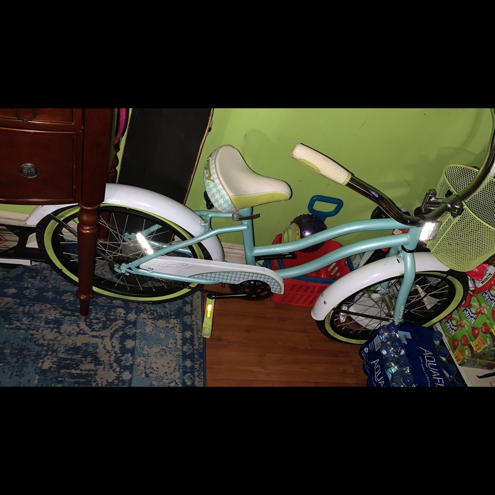 Bike It has flat tires